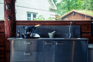 outdoor kitchen